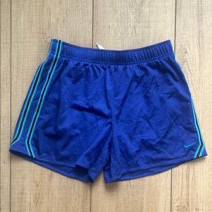 Nike dri fit  girls basketball shorts size xl